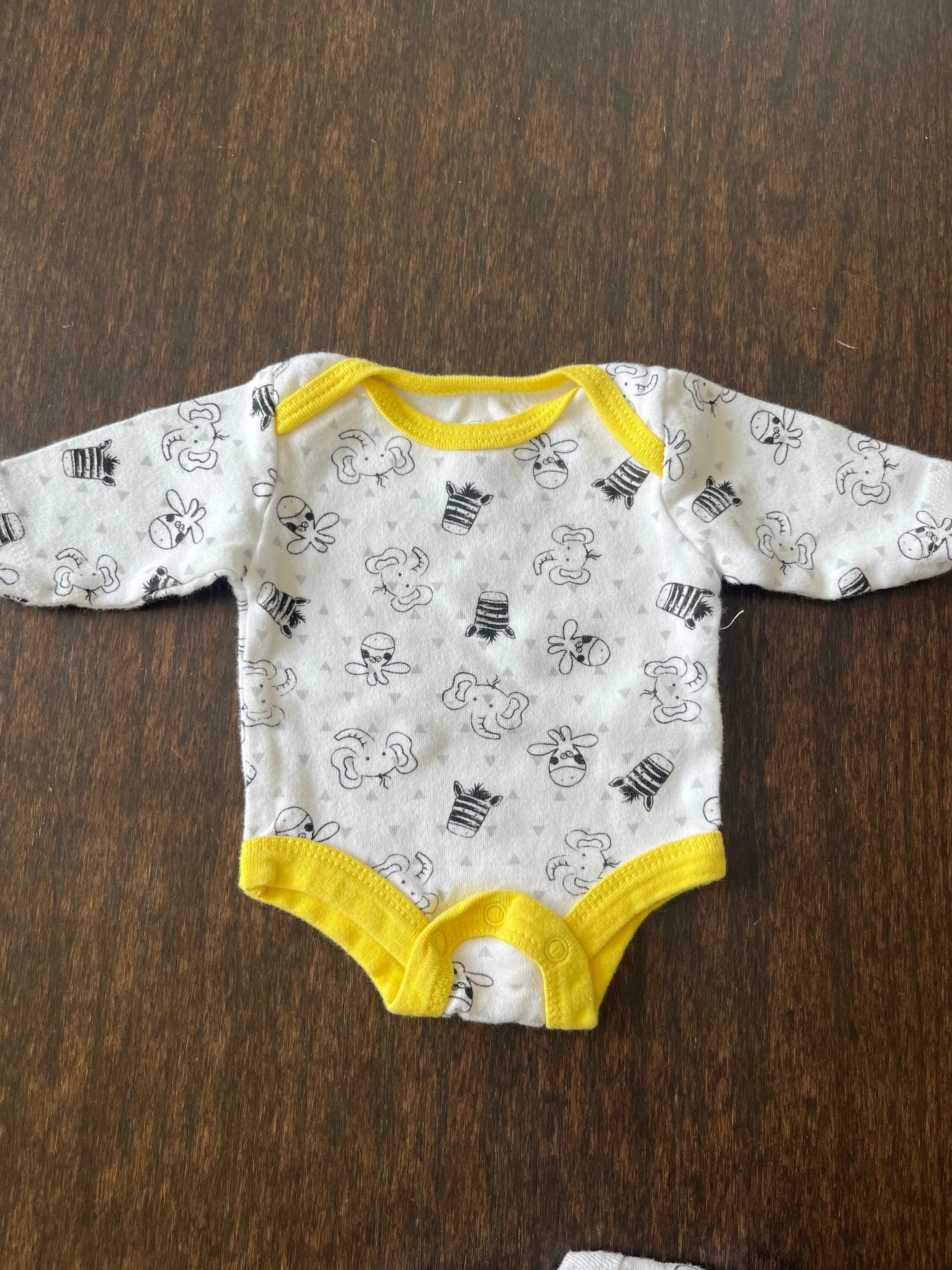 4 Pack PREEMIE Long Sleeved Onesies, Kids Newborn