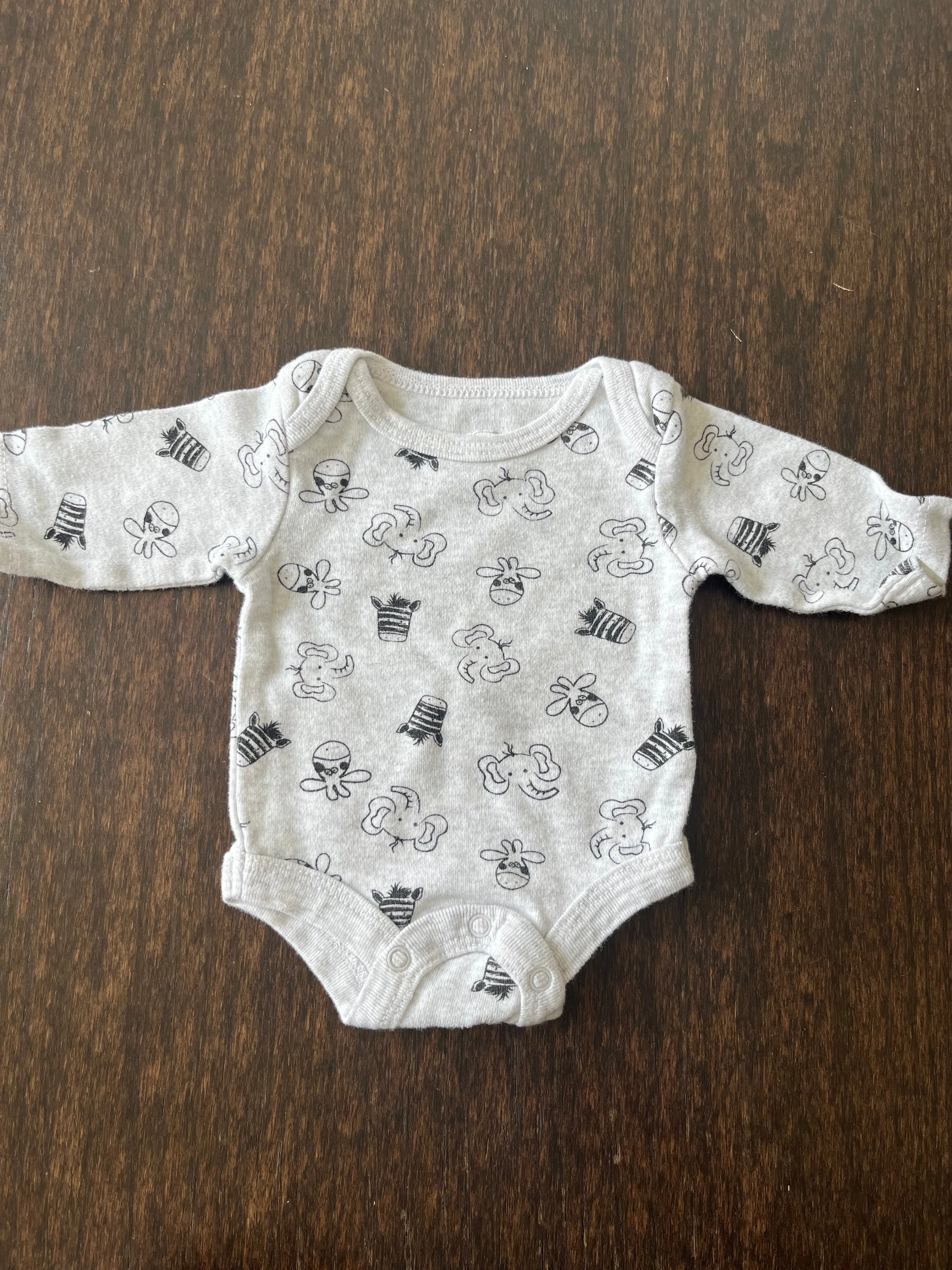 4 Pack PREEMIE Long Sleeved Onesies, Kids Newborn