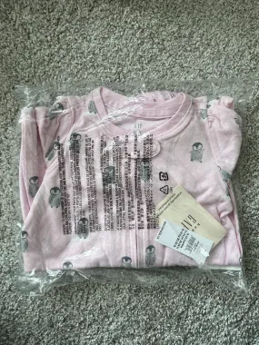 BNWT Baby Gap pink zip-up onesie. 9-12m, Kids 12 Month (9-12M)