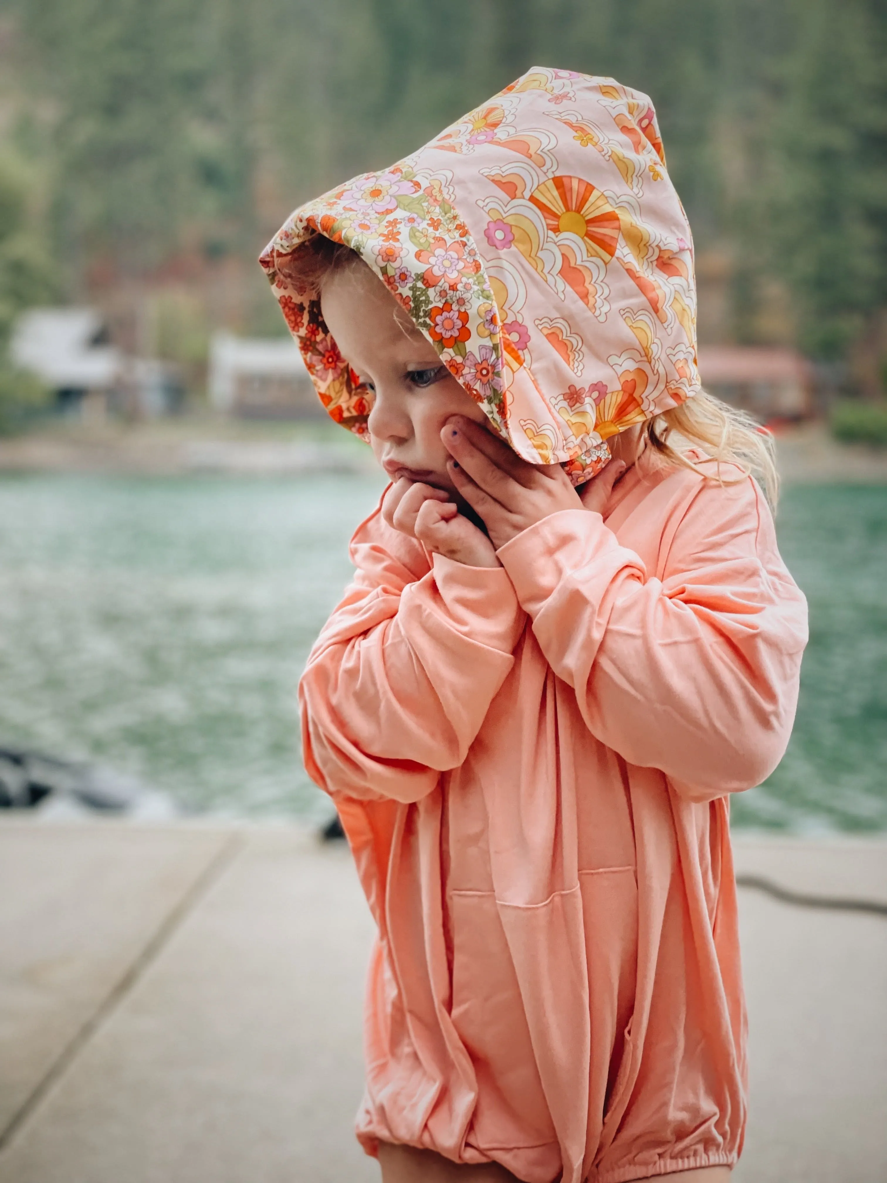 Bonnet in Retro Rainbows