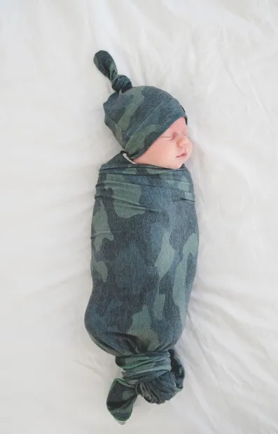 Copper Pearl Top Knot Hat in Hunter
