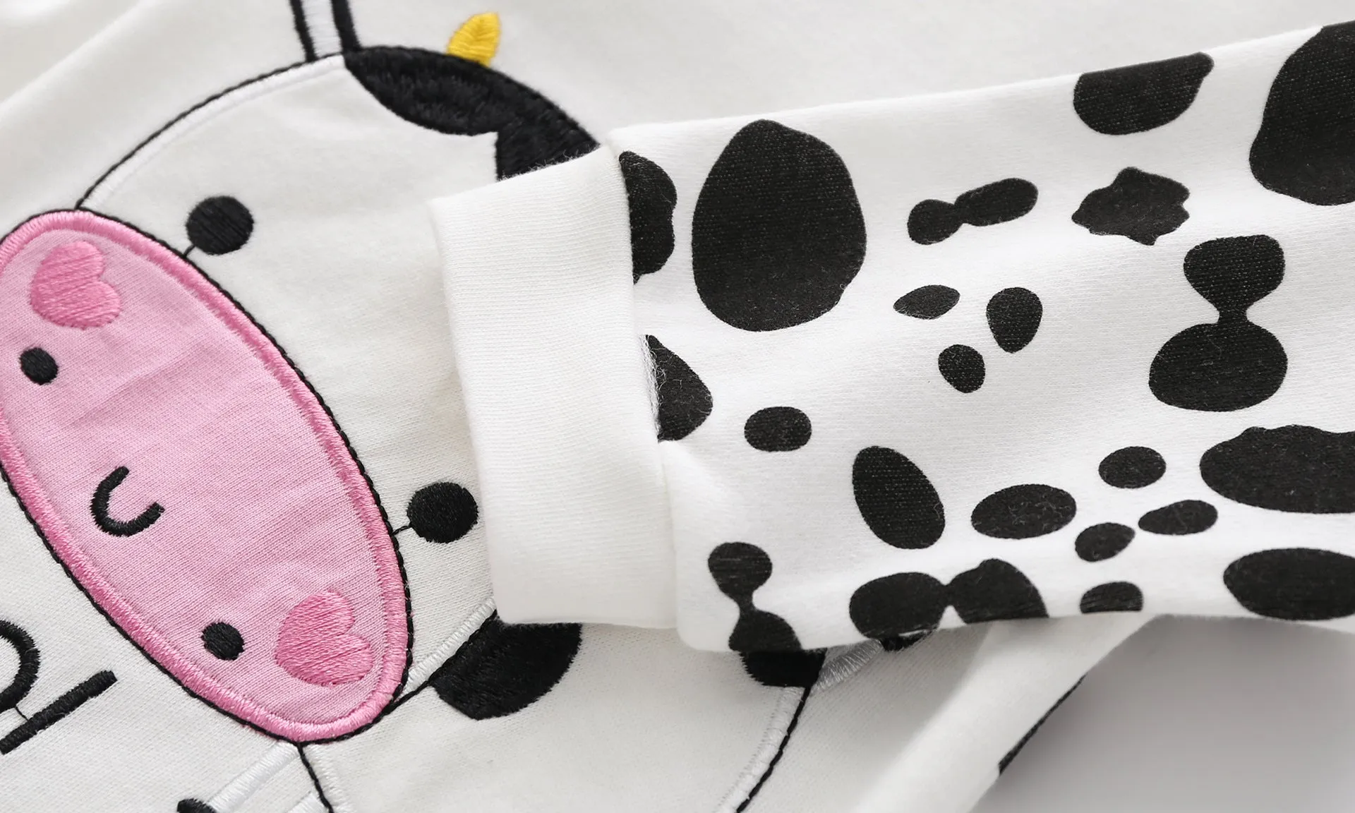 Newborn Jumpsuit Long-Sleeved Slanted Open Button Love Cows Baby Rompers