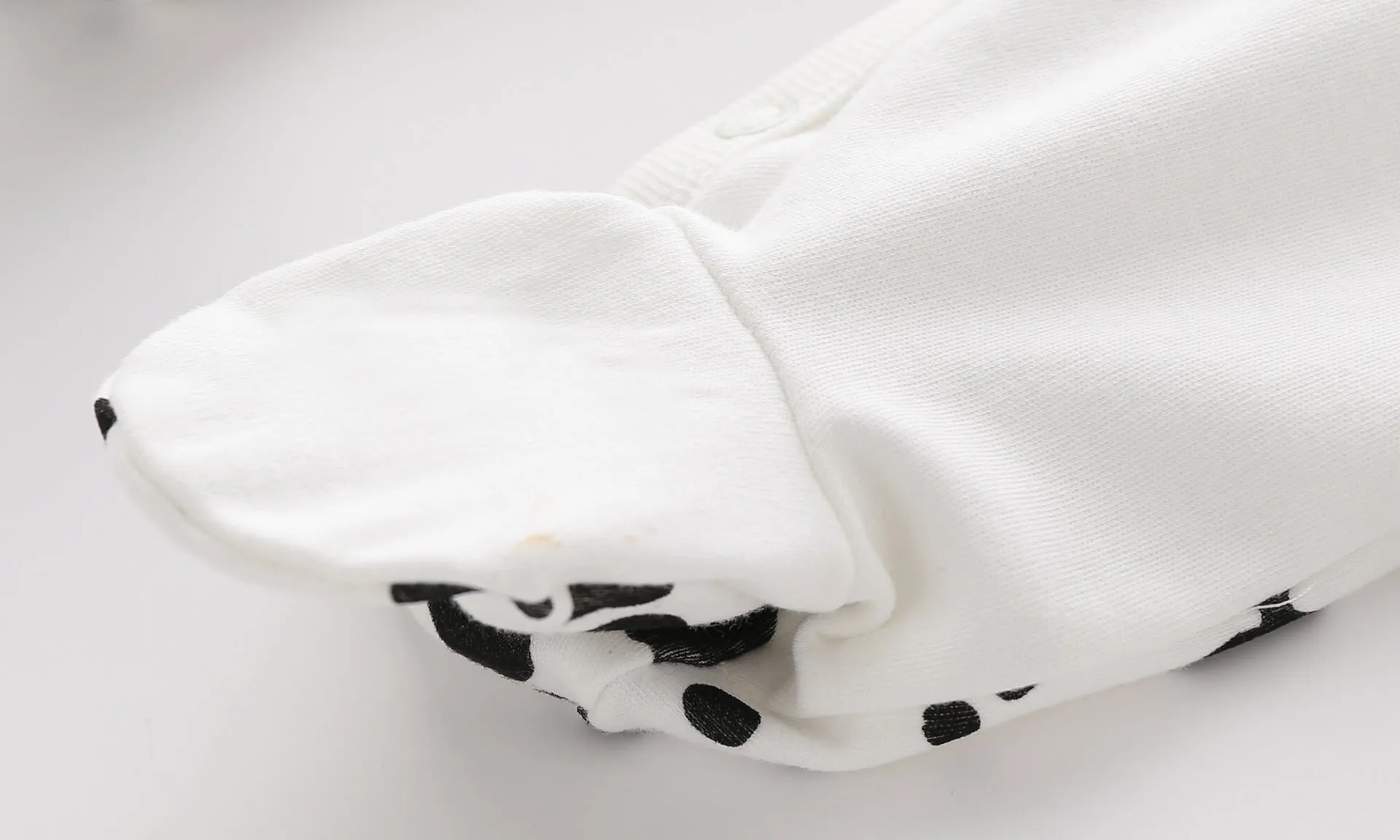 Newborn Jumpsuit Long-Sleeved Slanted Open Button Love Cows Baby Rompers